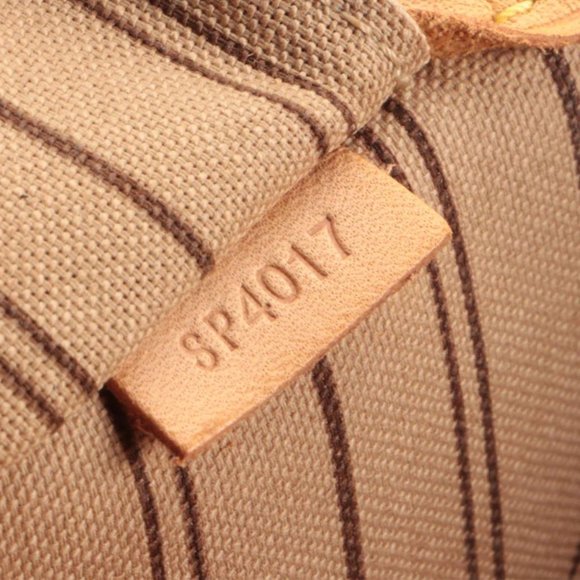 Louis Vuitton Monogram Neverfull MM - Picture 8 of 8